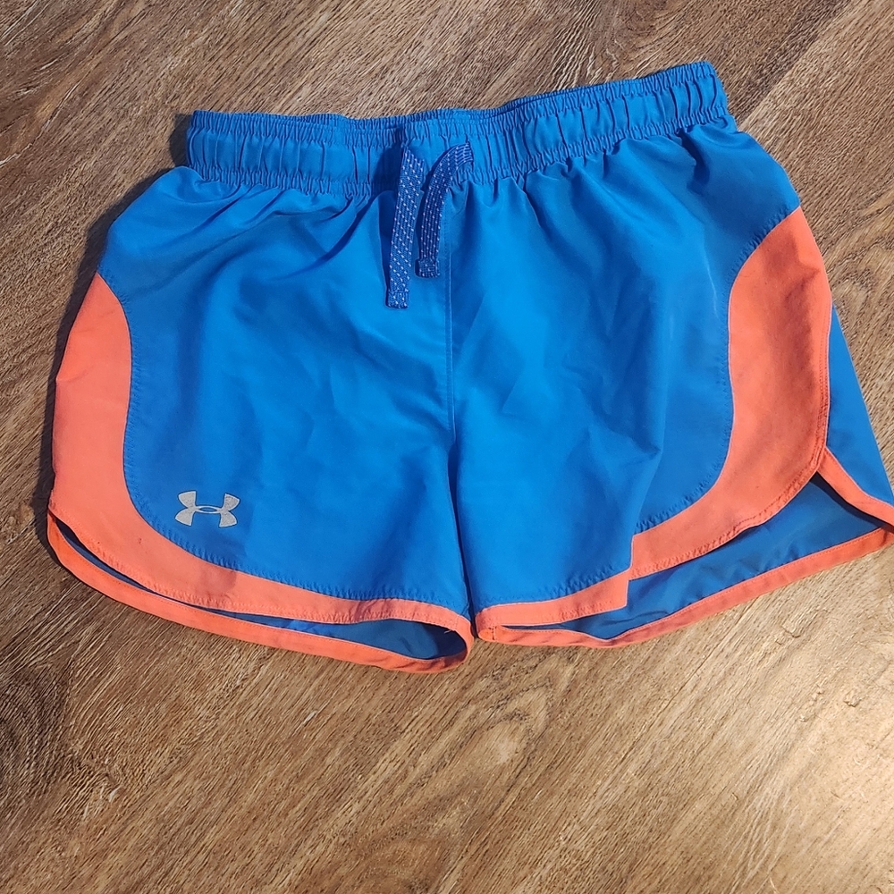 Girls Youth Large under armour shorts